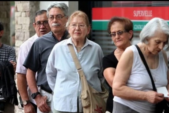 Bono para jubilados, el Gobierno cambió la fecha de cobro 