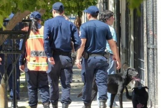 Una mujer fue agredida por un hombre y pidió ayuda a los gritos 