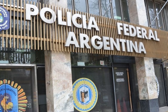 Policía Federal detenido por tenencia de pornografía infantil