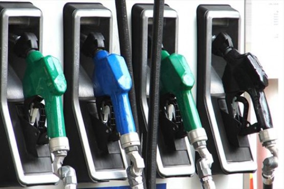 Fernandez frenó el aumento de combustible