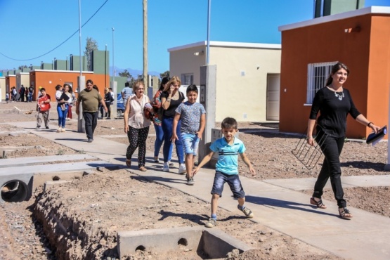 ASISTENCIA A FAMILIAS DE CAUCETE, AFECTADAS POR LAS LLUVIAS